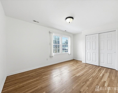 37 Jersey Avenue - Photo Thumbnail 16