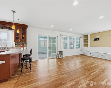 37 Jersey Avenue - Photo Thumbnail 5
