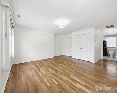 37 Jersey Avenue - Photo Thumbnail 21