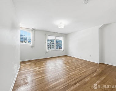 37 Jersey Avenue - Photo Thumbnail 20