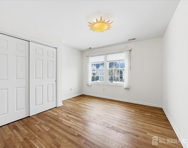 37 Jersey Avenue - Photo Thumbnail 17