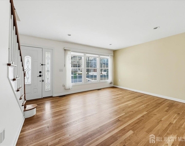 37 Jersey Avenue - Photo Thumbnail 2