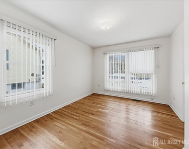 37 Jersey Avenue - Photo Thumbnail 14
