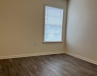 72 Chennault Trail - Photo Thumbnail 25