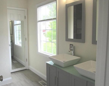 540 Thompson - Photo Thumbnail 16