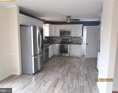 540 Thompson - Photo Thumbnail 7