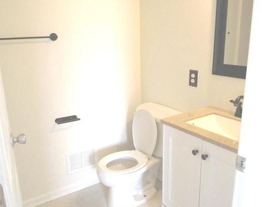 540 Thompson - Photo Thumbnail 2