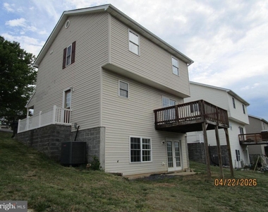 540 Thompson - Photo Thumbnail 23