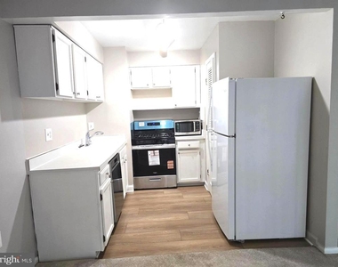 4360 Ivymount Court - Photo Thumbnail 9