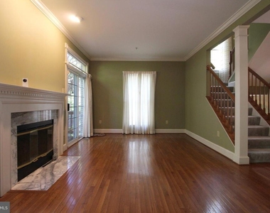 6032 Kelsey Court - Photo Thumbnail 4