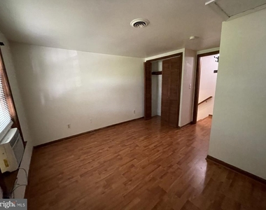 627 Wolfe Street - Photo Thumbnail 6