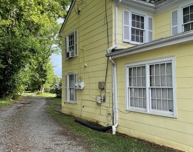 627 Wolfe Street - Photo Thumbnail 1
