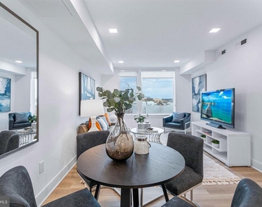 701 N Henry Street - Photo Thumbnail 19