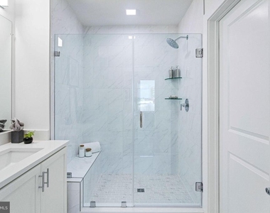 701 N Henry Street - Photo Thumbnail 25