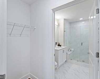 701 N Henry Street - Photo Thumbnail 26