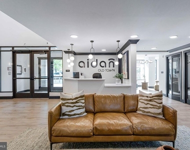 701 N Henry Street - Photo Thumbnail 1
