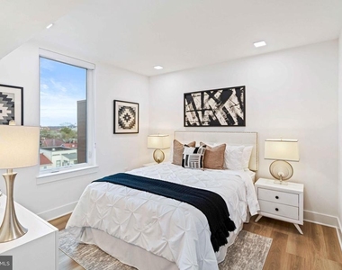 701 N Henry Street - Photo Thumbnail 24