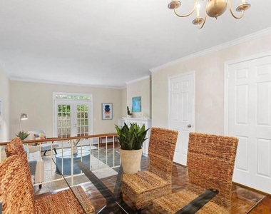 982 N Royal Street - Photo Thumbnail 2