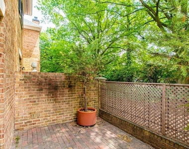982 N Royal Street - Photo Thumbnail 7