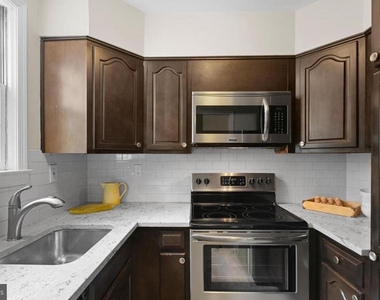 982 N Royal Street - Photo Thumbnail 1