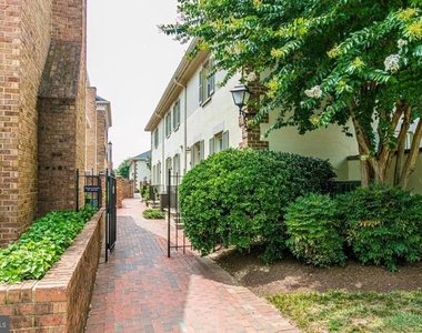 982 N Royal Street - Photo Thumbnail 9