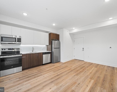 4324 Lancaster Avenue - Photo Thumbnail 5