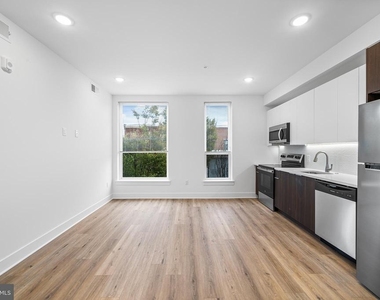 4324 Lancaster Avenue - Photo Thumbnail 2