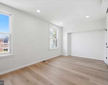 627 N 16th Street - Photo Thumbnail 4