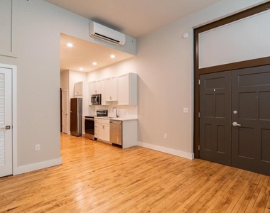 1300 S 19th Street - Photo Thumbnail 5