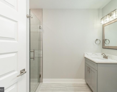 1309 S 52nd Street - Photo Thumbnail 18