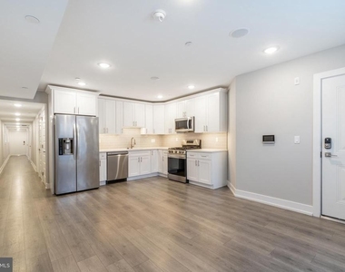 1309 S 52nd Street - Photo Thumbnail 4