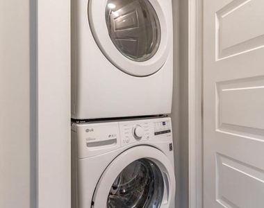 1309 S 52nd Street - Photo Thumbnail 22