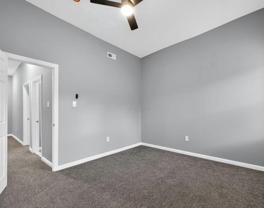 1333 S Newkirk Street - Photo Thumbnail 10
