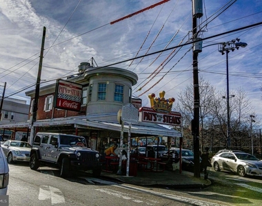 937 Christian Street - Photo Thumbnail 8