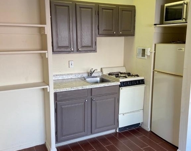 2101 Chestnut Street - Photo Thumbnail 5