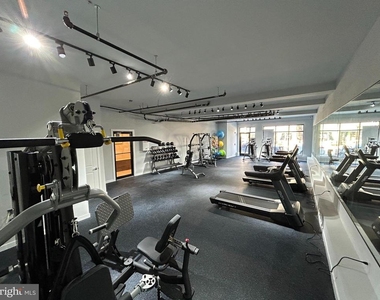 5542 Ridge Avenue - Photo Thumbnail 13
