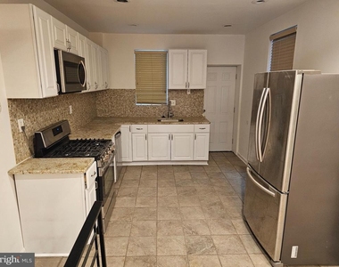 3025 Redner Street S - Photo Thumbnail 3