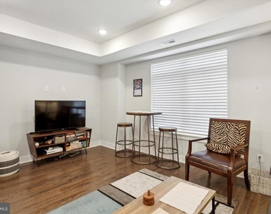 818 N 16th Street - Photo Thumbnail 4
