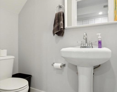 818 N 16th Street - Photo Thumbnail 7