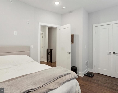 818 N 16th Street - Photo Thumbnail 10