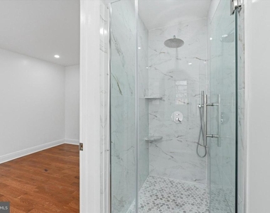 1006 Pine Street - Photo Thumbnail 13