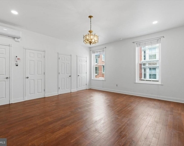 1006 Pine Street - Photo Thumbnail 2