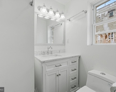 1006 Pine Street - Photo Thumbnail 12
