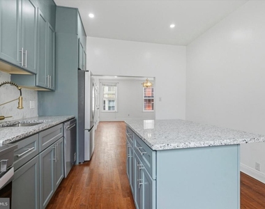 1006 Pine Street - Photo Thumbnail 6