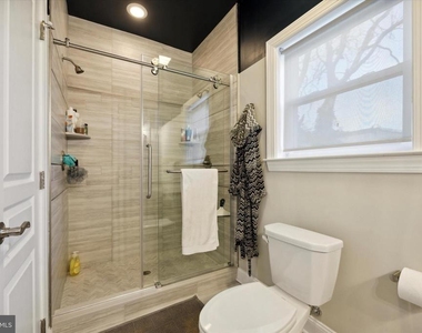 2137 N Darien Street - Photo Thumbnail 10