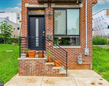 2137 N Darien Street - Photo Thumbnail 1