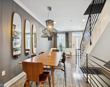 2137 N Darien Street - Photo Thumbnail 3