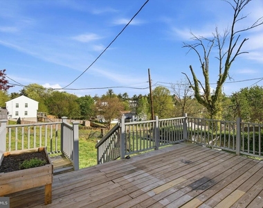 226 N Warren Street - Photo Thumbnail 21