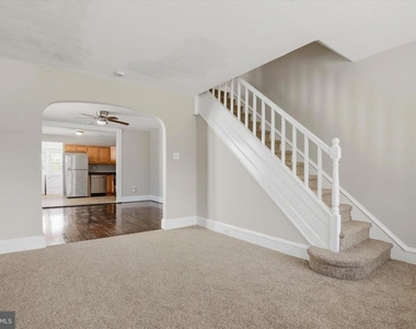 226 N Warren Street - Photo Thumbnail 3