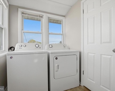 226 N Warren Street - Photo Thumbnail 11